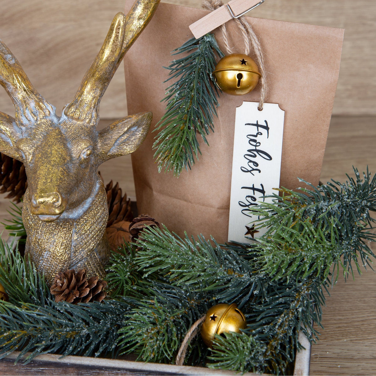 Weihnachtsfiguren Bäume, Sterne, Rentiere und mehr